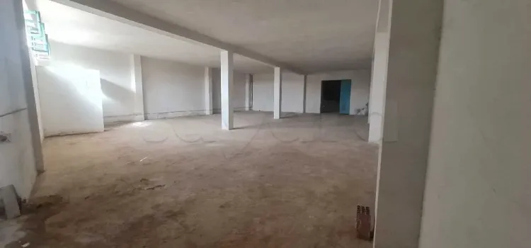 Dépôt showroom centre houmt souq Djerba