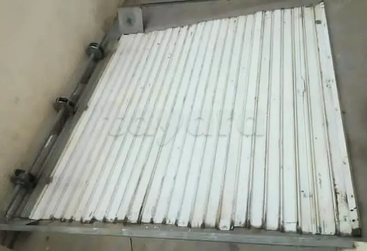 Porte coulisse et porte rideau