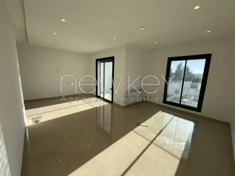 Un bureau H1 à la Marsa