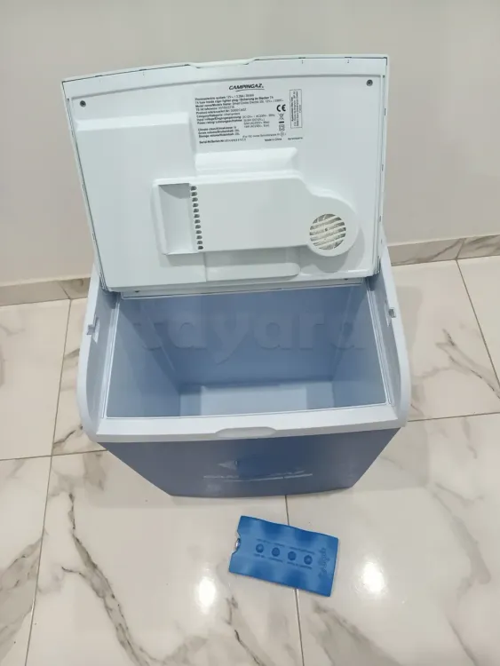 glacier electrique 220 volt et 12 volt en tre bon eta