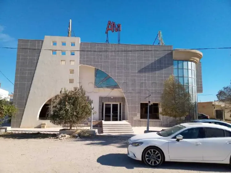 SHOWROOM face au Mall of Sfax