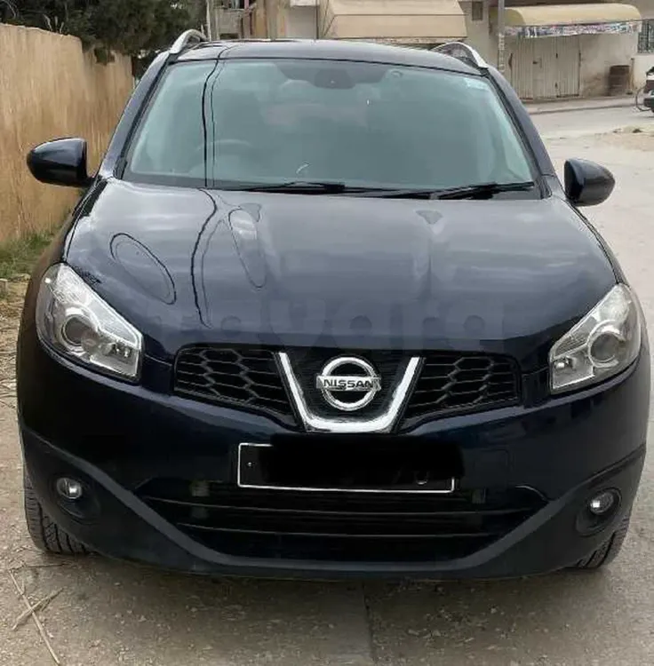 Nissan Qashqai DCI volent à droite