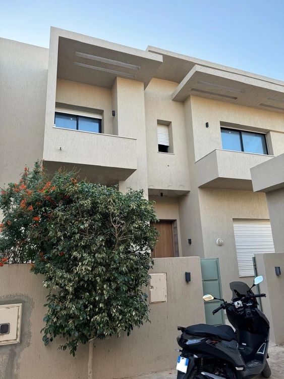 A Vendre une villa jamais habité à cité Khalil La Marsa