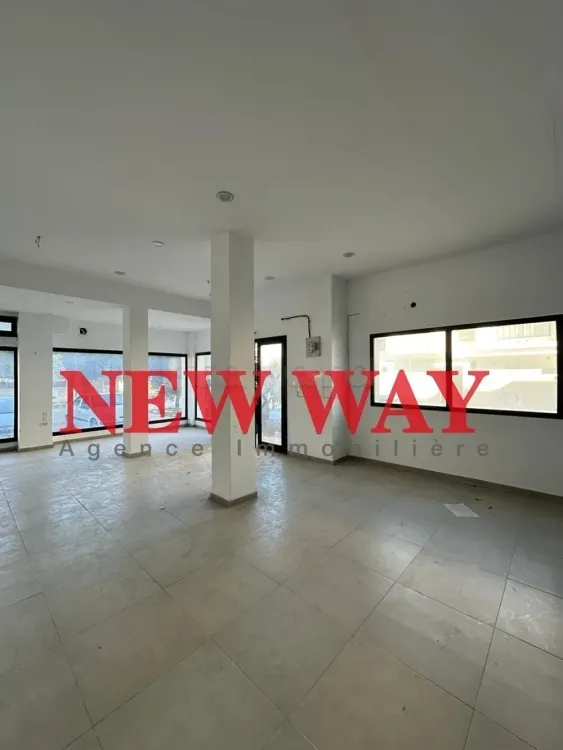 Local  Commercial Mur, Fait le Coin à khezema