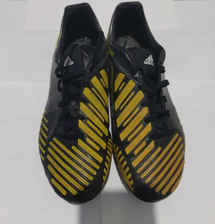 Crampons de foot Adidas Predator
