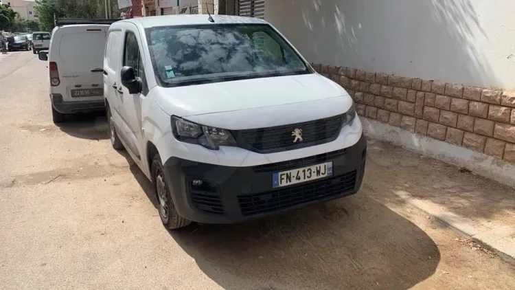 Peugeot partner k9 toute option