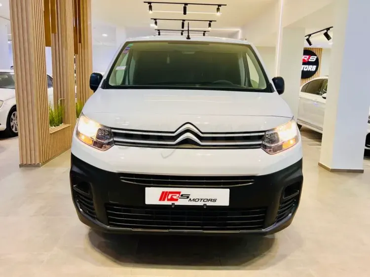 CITROËN BERLINGOT K9 Premiere main. 2023