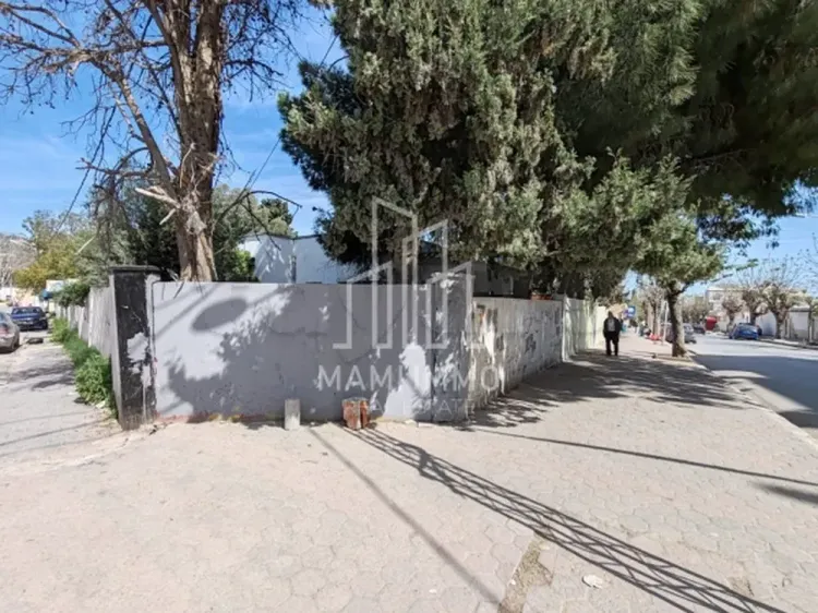 terrain à vendre  sur la route principale de Bellevue