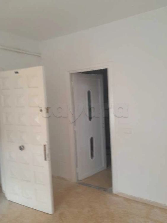 à louer appartement au rez-de-chaussée résidence emna nour Ja3fer ariana