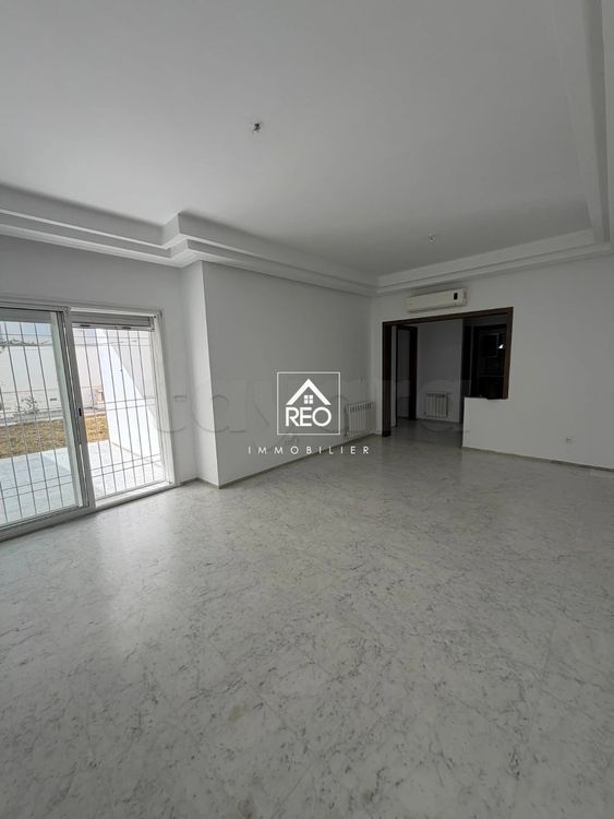 À LOUER : Un appartement S+2  au rez de chaussée ,  situé au Jardin de Carthage