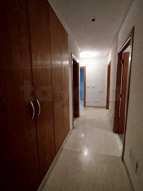 A LOUER UN APPARTEMENT S+3 AVEC PLACE PARKING À CITÉ LES PALMERAIES (Cité Wahat)