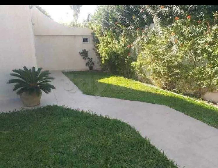 🔥🔥 A louer une villa s+3 a cité les pins marsa