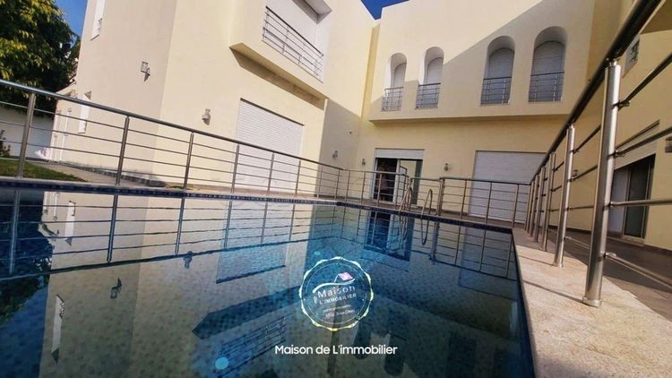 A louer Villa de maître au Lac 2