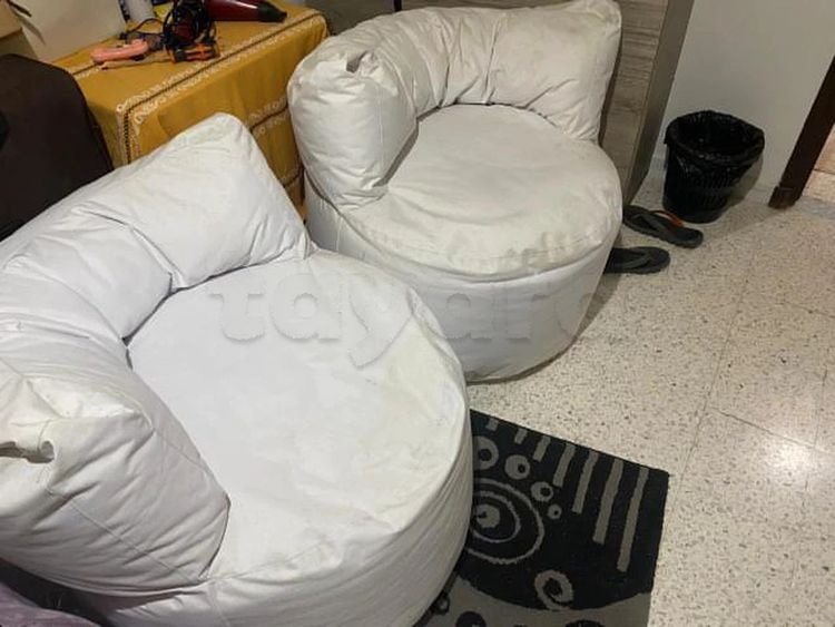 🪑 À VENDRE – 2 POUFS