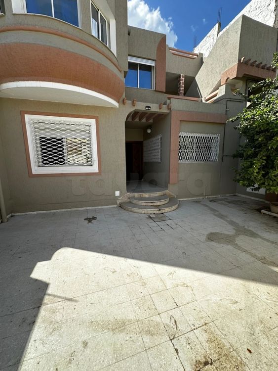 À vendre – Villa sur deux niveaux à la Nouvelle Médina 2