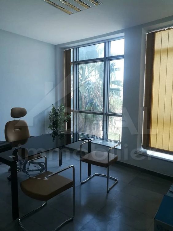 AL Bureau A+4 aux Berges du Lac1