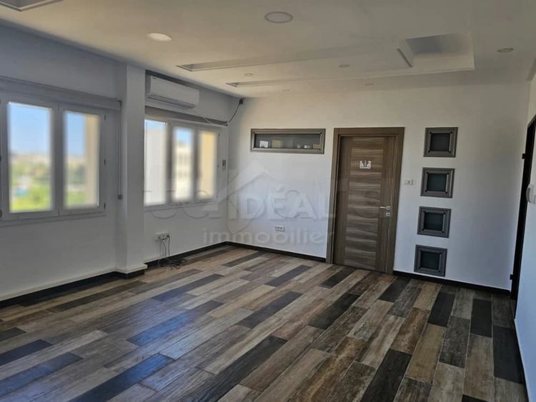 AL Bureau de 300m²– Berges du Lac 1