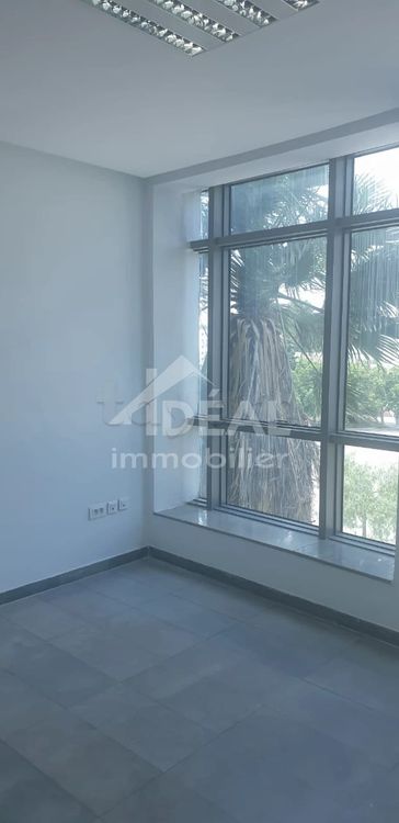 AL BUREAU H4 AU LAC1