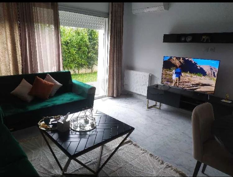 Appartement S1 meublé + jardin à chotrana 1