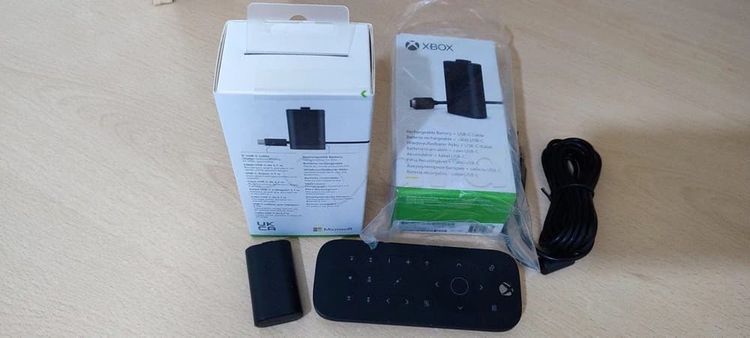 Batterie télécommande et manette Xbox original cacheté jamais servi