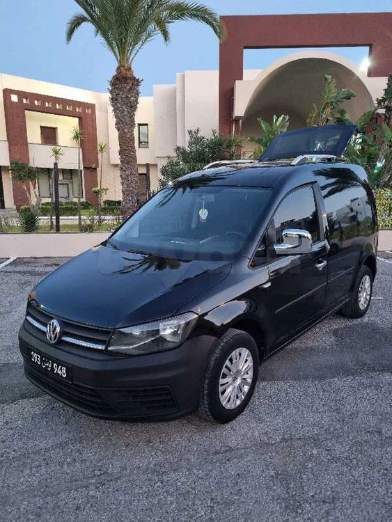 Caddy prestige première main Année fin 2016.
58 710 279