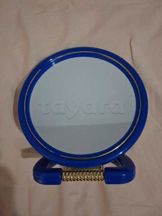 cherche Miroir grossissent X15 . X20