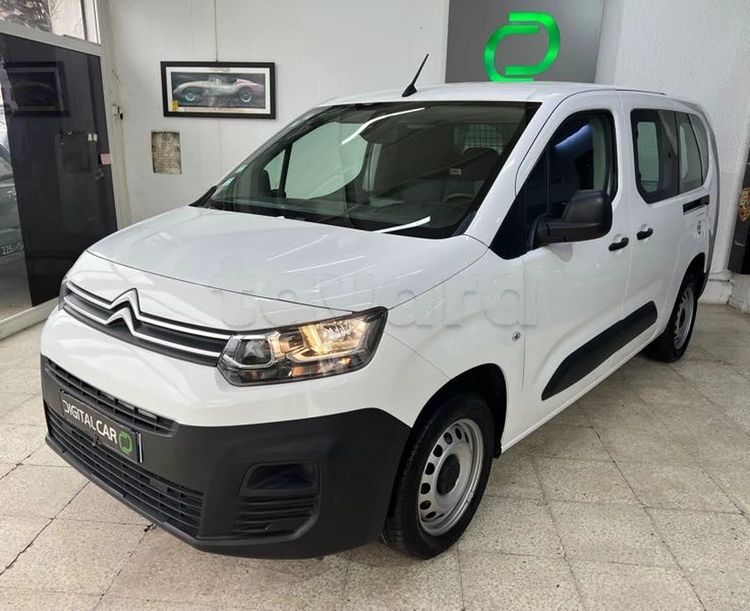 🚘 Citroën Berlingo K9 🚘
📲Tel : 21 36 36 36
