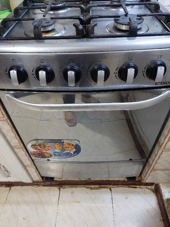 cuisinière presque neuve