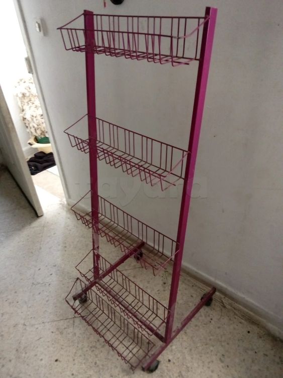 Etagére boutique 1m.50        tel: 56153865