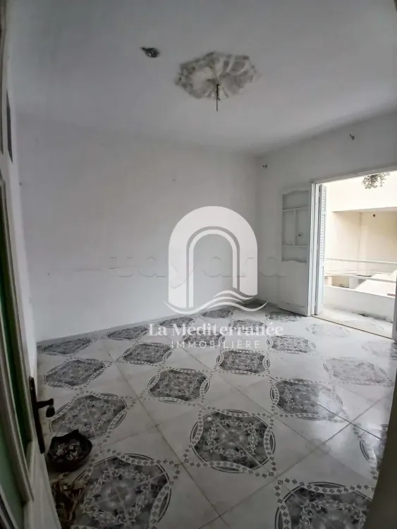 Villa à Rades ville  - 94332732