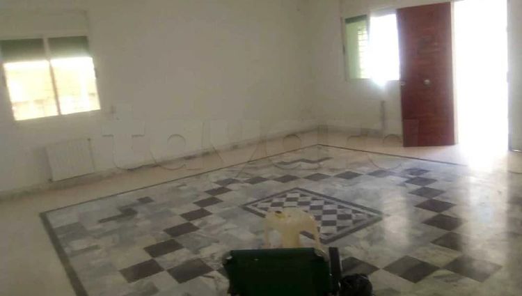 Grand rdc s2 àv Hedi Cheker bardo pour célibataires