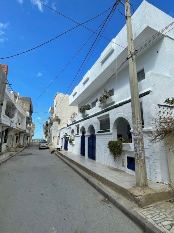 Hammam-Lif Chaabia villa 400 m² à vendre