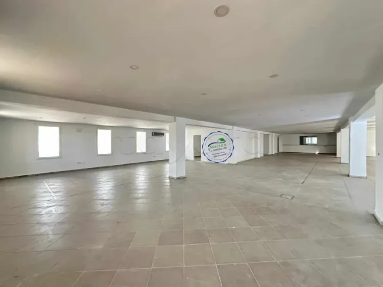 A louer immeuble sup 2150m² en open space et bureaux Lac 3