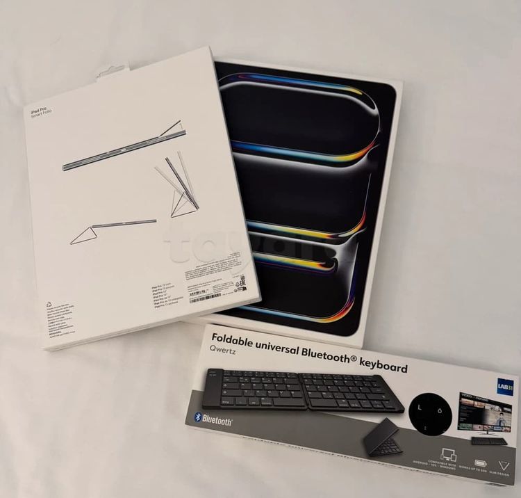 iPad Pro 13 M5  Wifi & Cellular + IPad Smart Folio + Keyboard BT sous blister