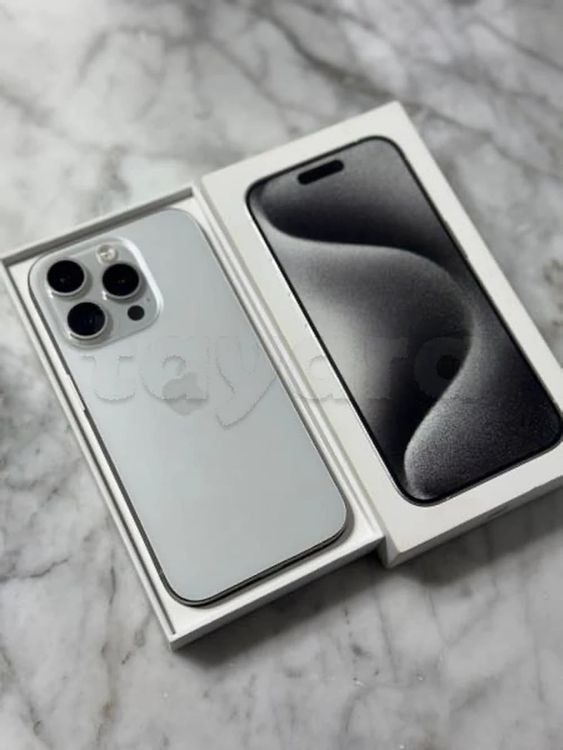 iphone 15 Pro blanc 128 Giga état Neuf