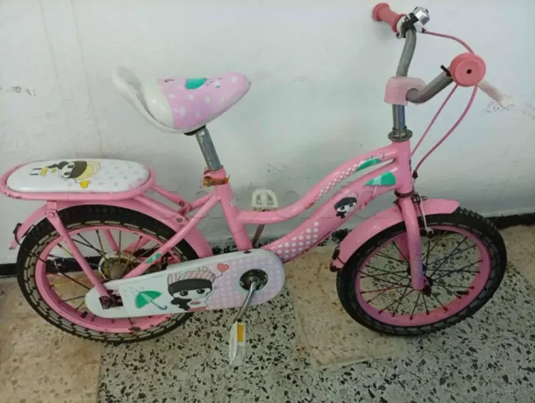 bicyclette et voiture électrique