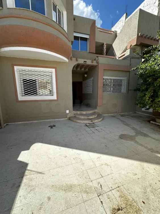 À vendre – Villa sur deux niveaux à la Nouvelle Médina 2