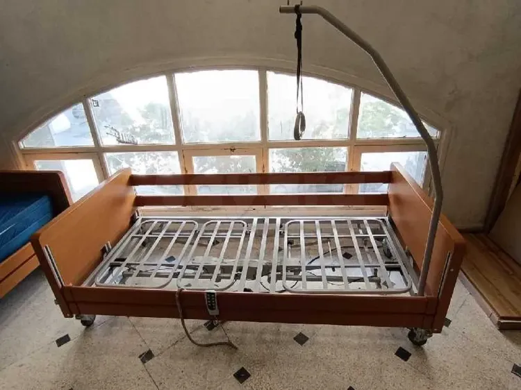 lit médicalisé articulé électrique à vendre Gsm 22 911 664