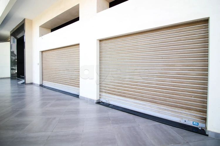 Local commercial de 239 m² – Jardins de Carthage