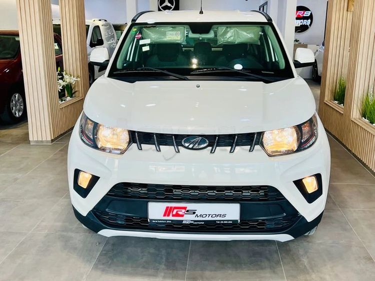 MAHINDRA KUV 100 K8 Première Main.