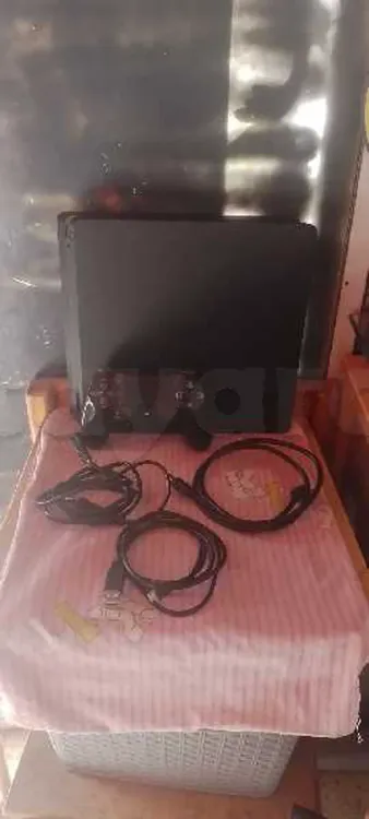 ps4 slim patché 1 tera 20 jeux