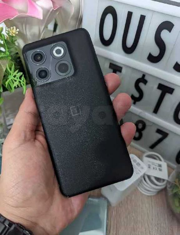 Oneplus 10T 5G {16+12/512Go}Snapdragon 8 gen 1 État Neuf
Tél:52687077