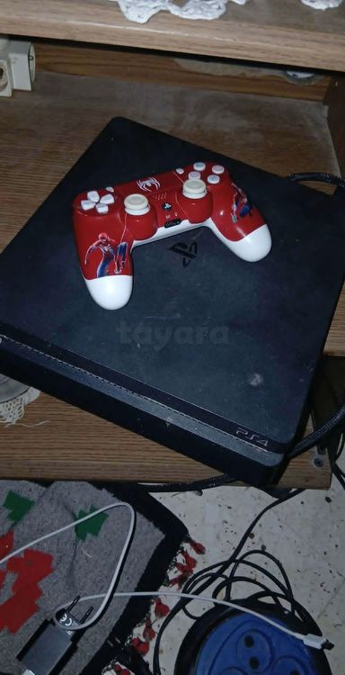 play 4 slim avec manette