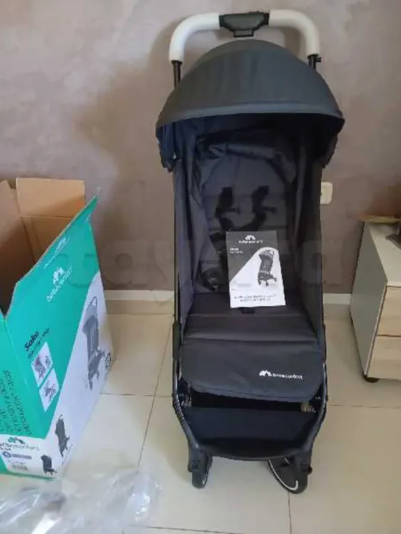 Poussette de voyage de marque bebeconfort  neuf cacheté