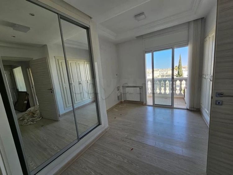 📍 RIADH EL ANDALOUS : APPARTEMENT S+3 A USAGE BUREAUTIQUE LOUER