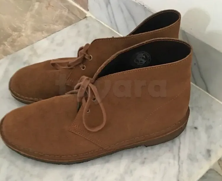 chaussures hommes boots CLARKS ORIGINALS . T 42,5 . interieur cuir , peu portées 90 DT 22510860 La marsa