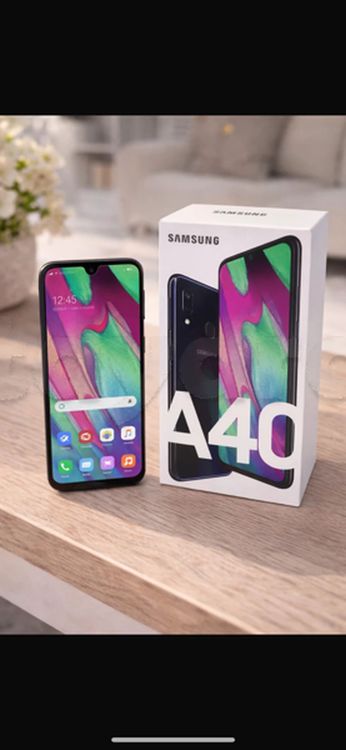 Samsung Galaxy A40 - Chargeur inclus