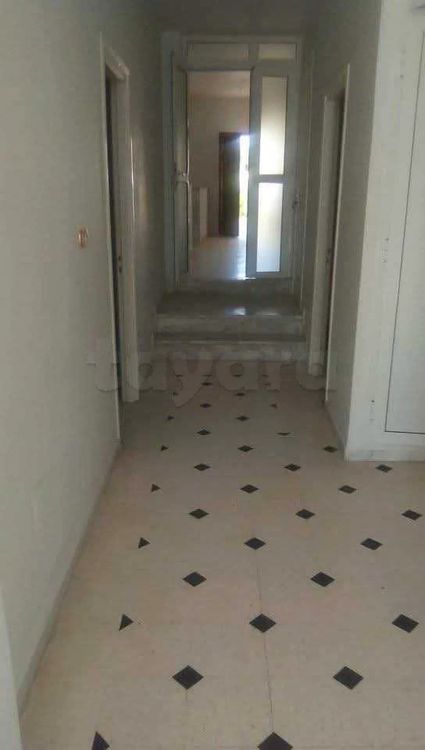 Super étage s4 avenue Hedi Cheker bardo pour célibataires