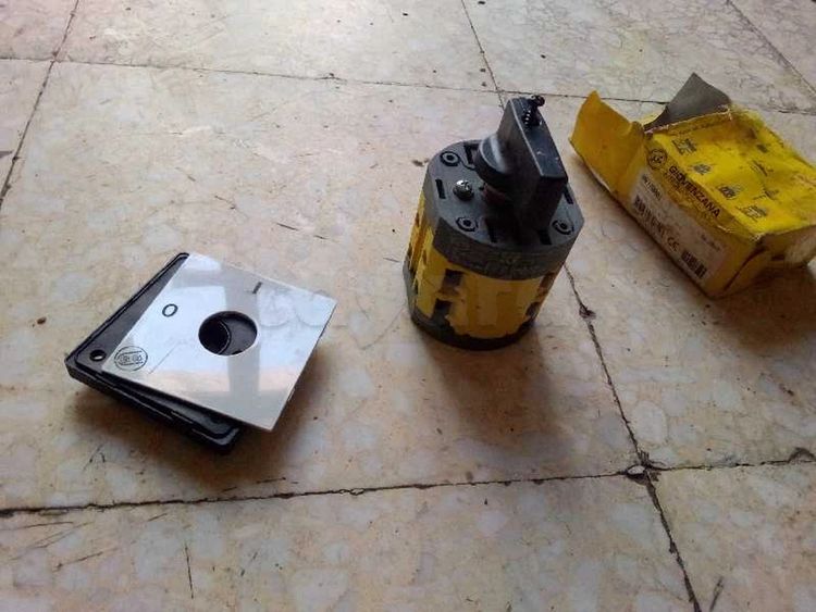 venant d'Italie commutateur triphasé