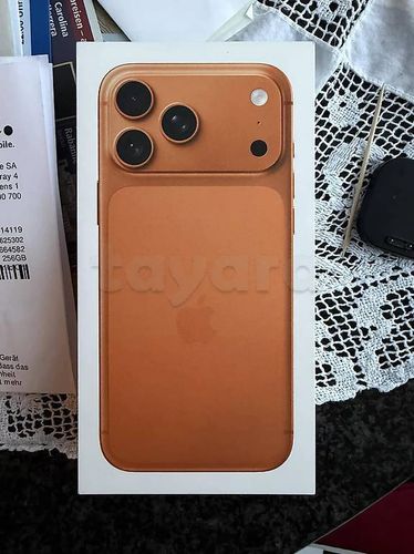 17 Pro Max 1TO (1024Go) Cosmic Orange Cacheté avec facture